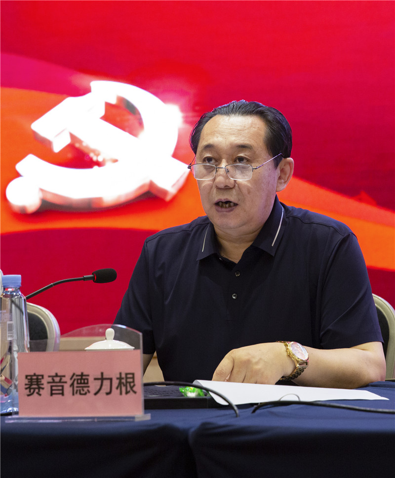 1626424970859026219.jpg 赛校长_副本.jpg
